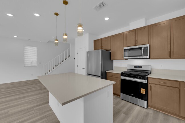 Building Photo - 10239 Estancia Hl St