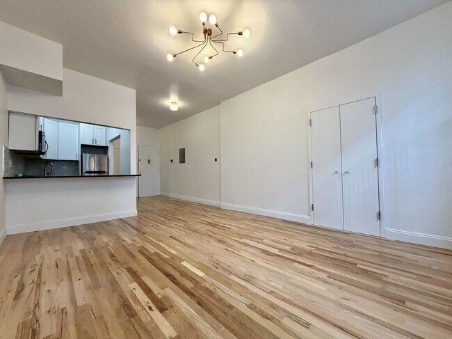 Foto del edificio - 346 W 52nd St