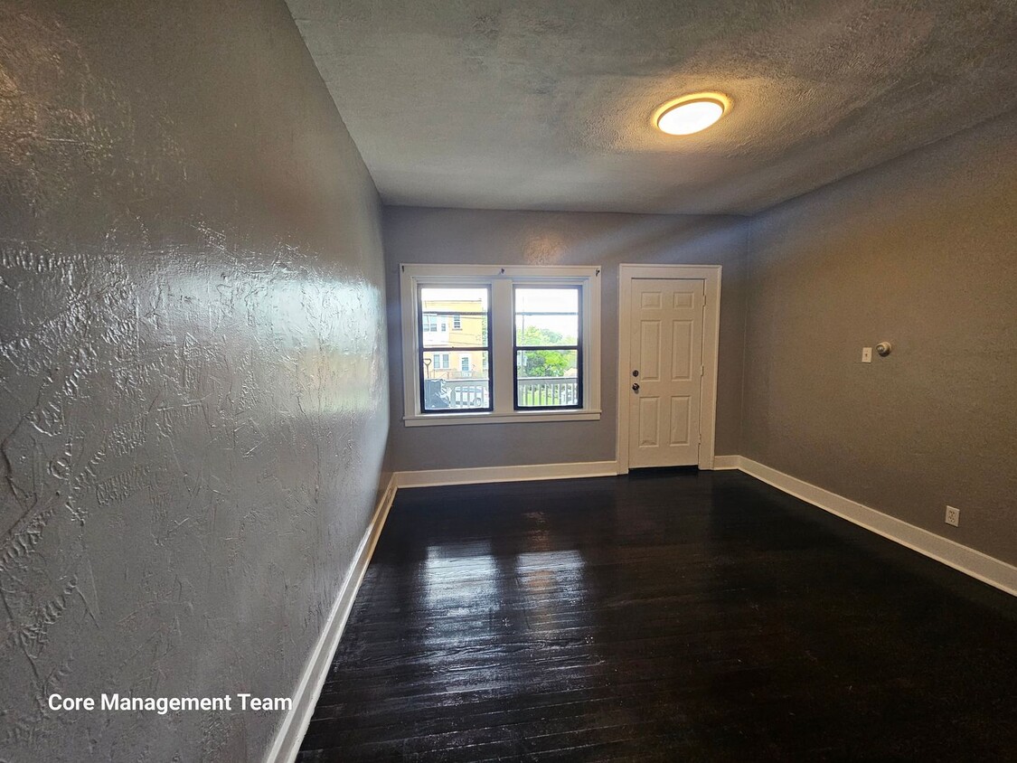 Primary Photo - Updated 1 bedroom 1 bath apartment for ren...
