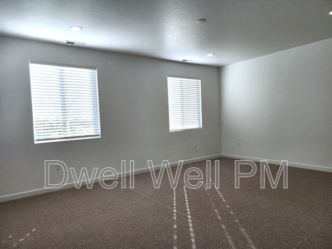Building Photo - 362 N Lagrasse Ln
