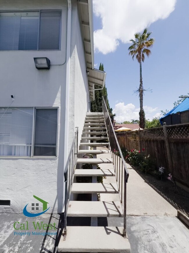 Foto del edificio - 01760 - % -462 N. 7th Street  #A -C