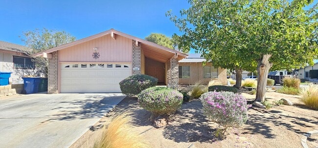 Building Photo - Beautiful home for Rent. Paid Solar, A/C, RV Parking, and Landscaping!