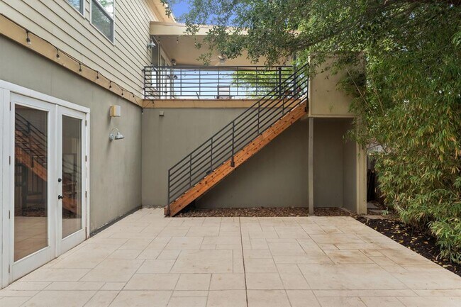 Foto del edificio - 1608 Haskell St