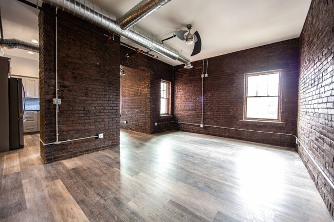 Building Photo - 490 Pearl St