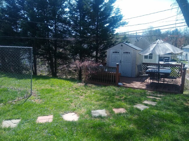 patio trasero - 6208 Ivymount Rd