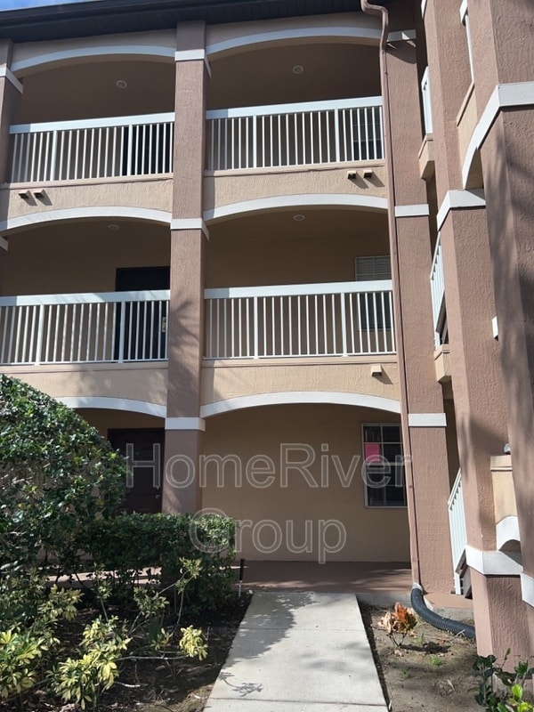 Building Photo - 13929 Fairway Island Dr
