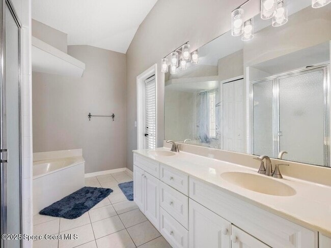 Building Photo - 1026 Blossom Dr