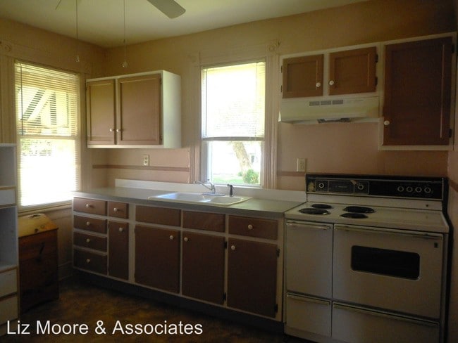 Building Photo - 3 br, 1.5 bath House - 727 Bellwood Road
