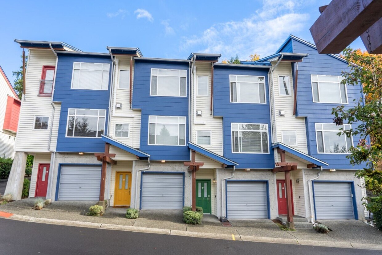 Foto principal - 3Bd/2.75Ba Renton Townhouse