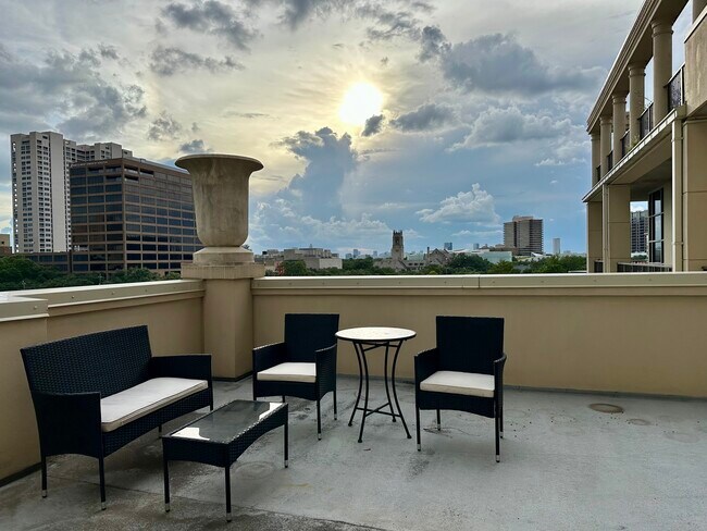 Foto del edificio - 1401 Calumet St