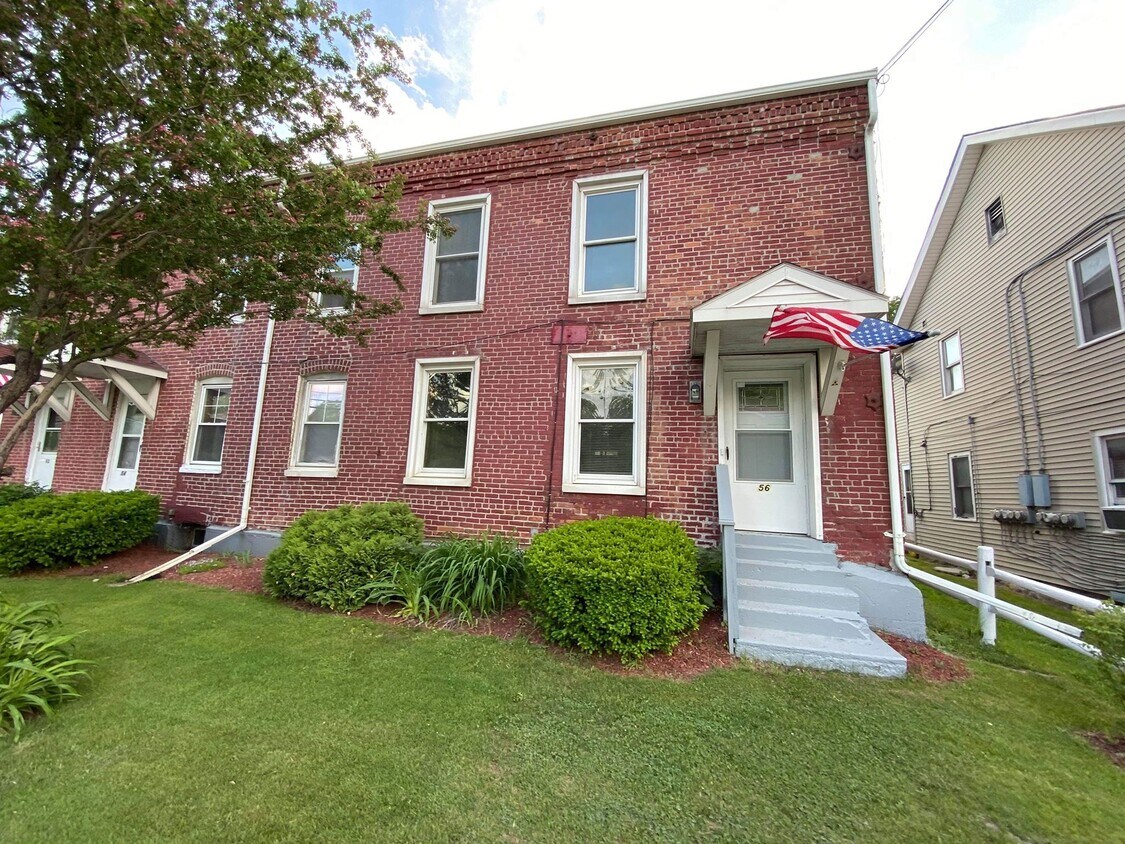 Primary Photo - 56 Howland Ave