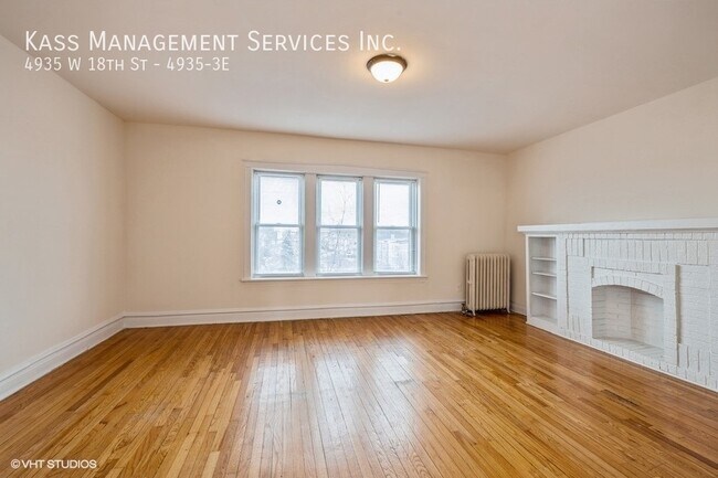 Foto del edificio - 4935 W 18th