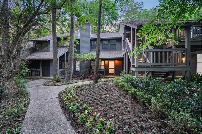 Foto del edificio - 34 Sawmill Grove Ln