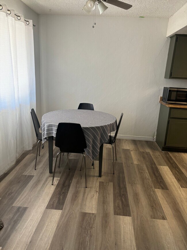 Foto del edificio - 8320 E Sommer Dr