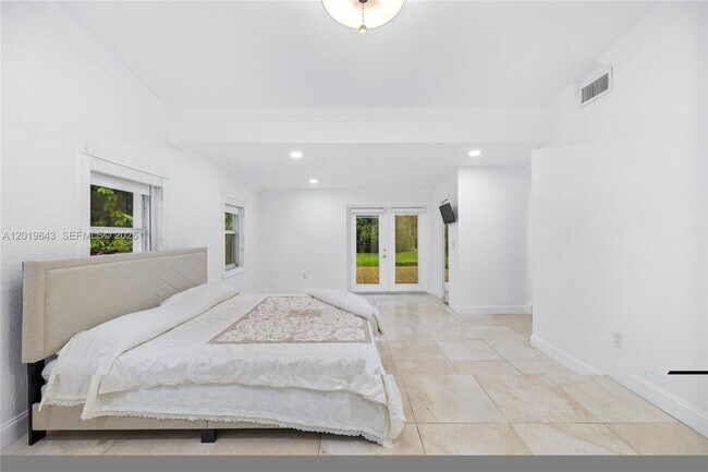 Foto del edificio - Old Cutler Road, Miami, FL 33156 - 4 BR 2 BA single-family home