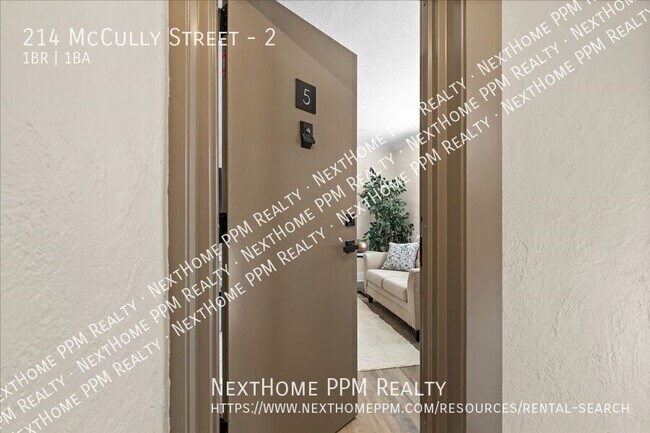 Photo - 214 McCully St Apartment