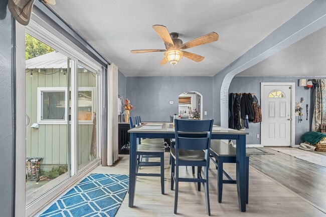 Foto del edificio - 206 W Jenkins Ave