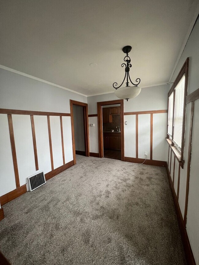 Foto del edificio - 2 bed 1 bath house $995