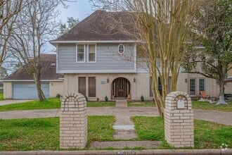 Building Photo - 4015 Black Locust Dr