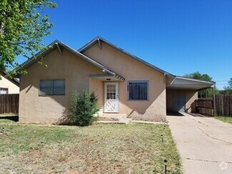 Building Photo - 810 W Plaza Dr