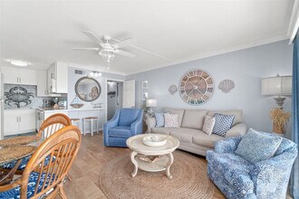 Building Photo - 8743 Thomas Dr