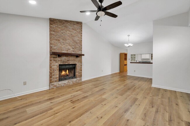 Building Photo - 1321 Burgess Dr