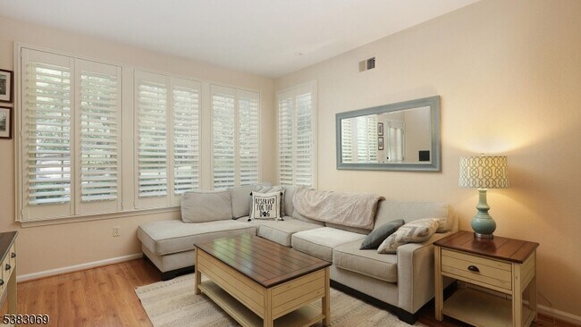 Foto del edificio - 19 Quail Brook Ct