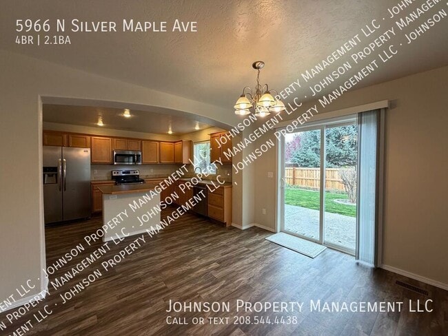 Foto del edificio - 5966 N Silver Maple Ave