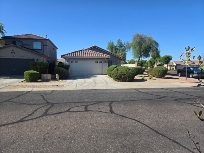 Building Photo - 13985 W Maui Ln