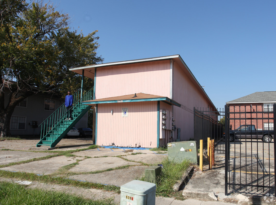 Building Photo - 4708 Tigerland Ave