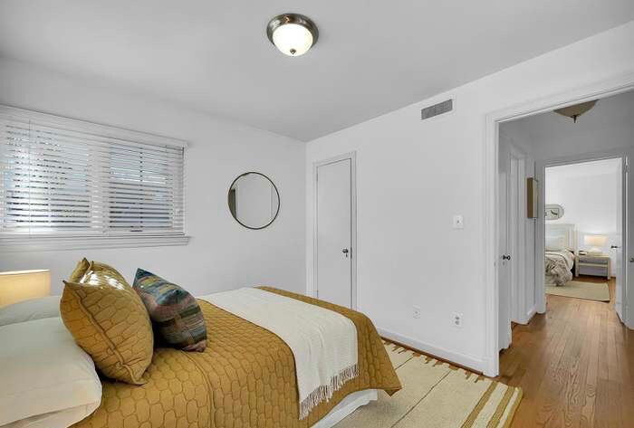 Primary Photo - 4408 Maple Ave