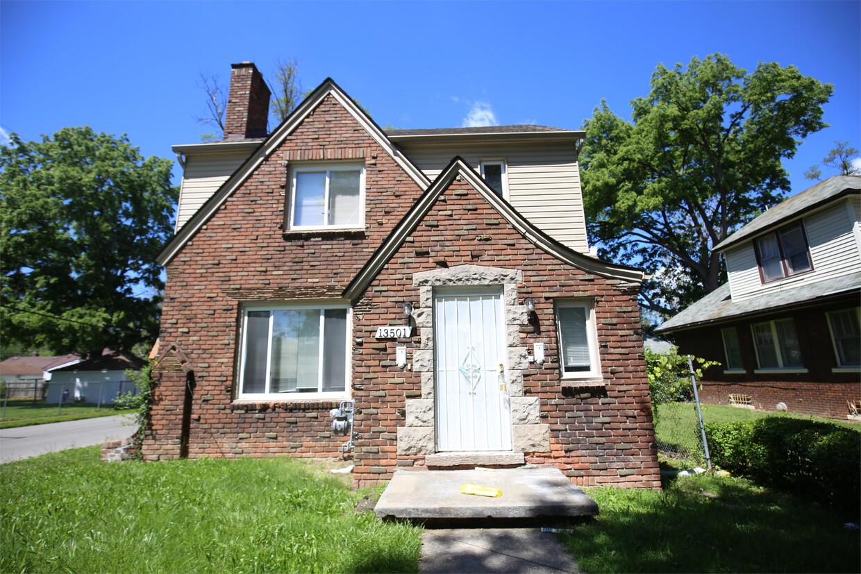 Primary Photo - 13503 Mettetal St