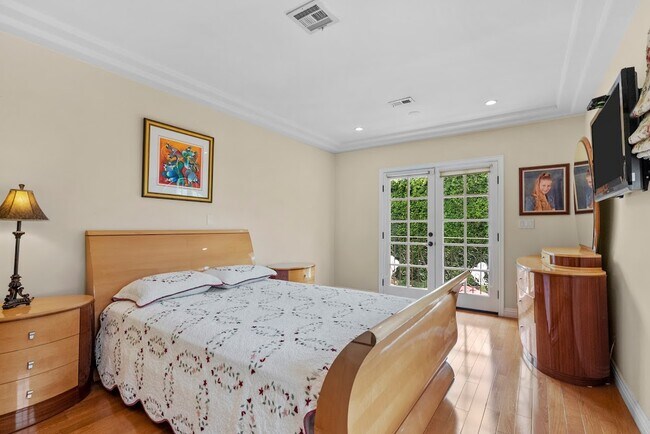 Foto del edificio - 1617 N Orange Grove Ave