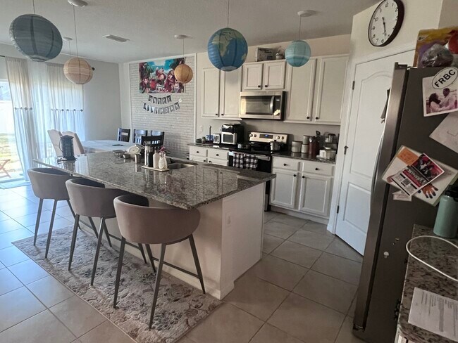 Foto del edificio - 5358 Douglas Fir Dr