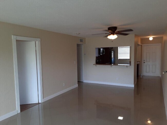 Foto del edificio - 1021 NW 45th St