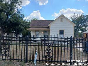 Foto del edificio - 1322 W Hutchins Pl