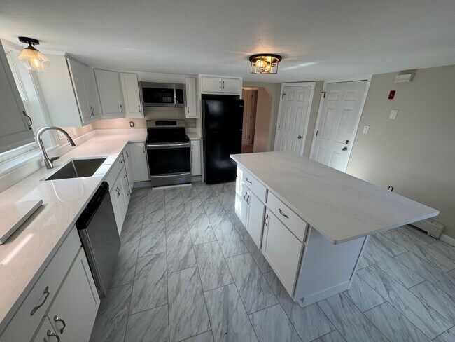 Foto del edificio - 456 Mattakeesett St