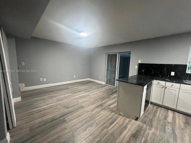 Building Photo - 451 NE 136th St