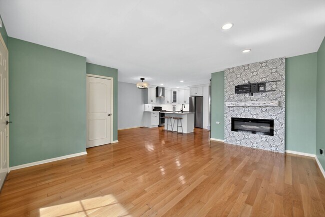 Foto del edificio - Beautiful 2 Bedroom, 1 Bathroom Condo In W...