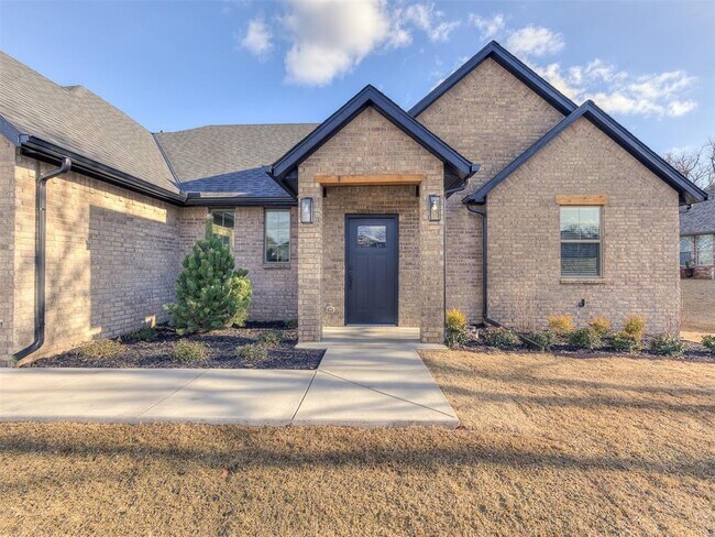 Building Photo - 2436 Rumble Ct
