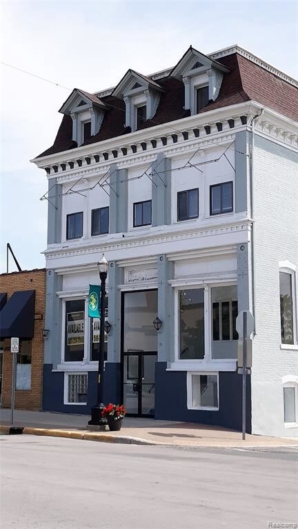 Primary Photo - 69206 Main St