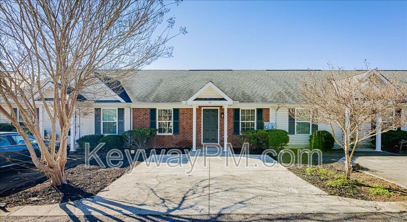 Foto principal - 517 Edgecliff Ln