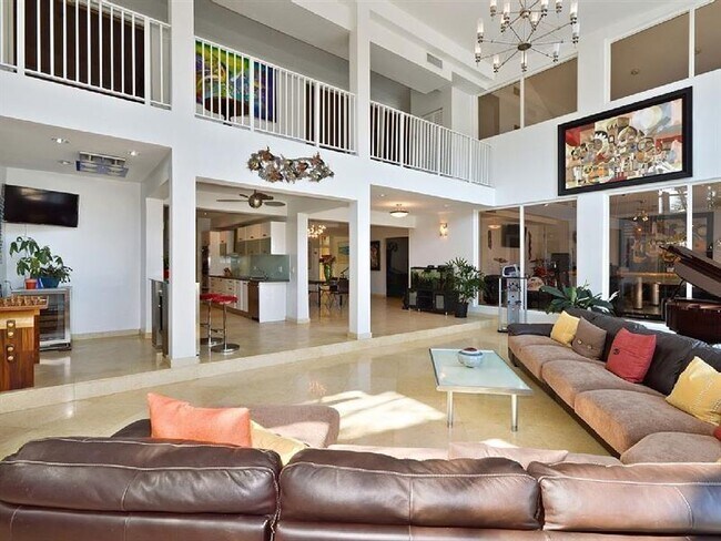 Building Photo - 2317 Castilla Isle