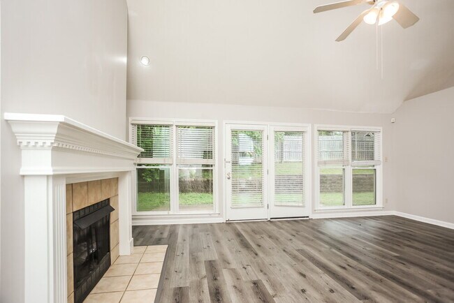 Foto del edificio - 9336 Starcross Ave