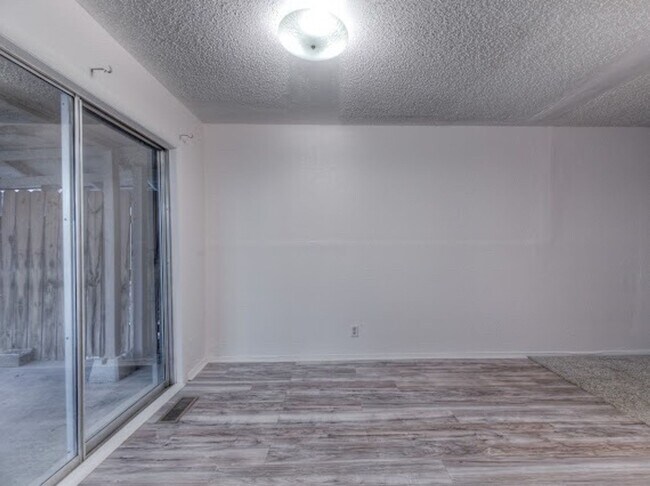 Foto del edificio - 1129 S 124th E Ave