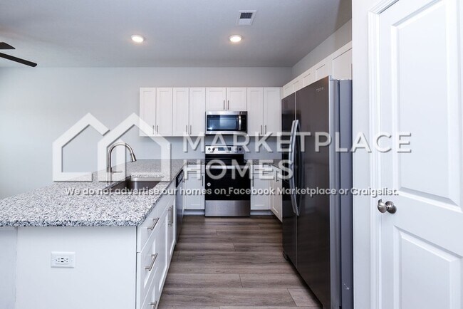 Foto del edificio - 3423 Briar Rose Ct