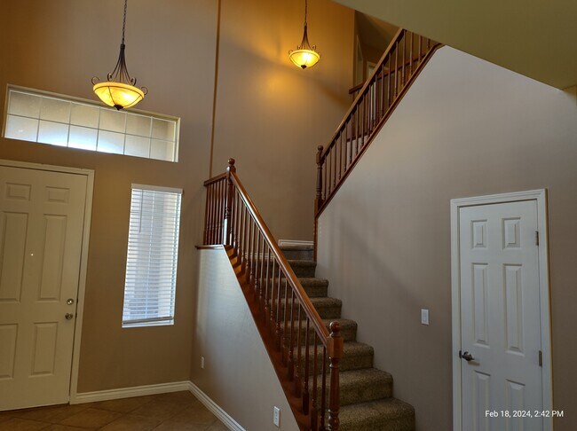Foto del edificio - 7423 Poppy Hills Ct