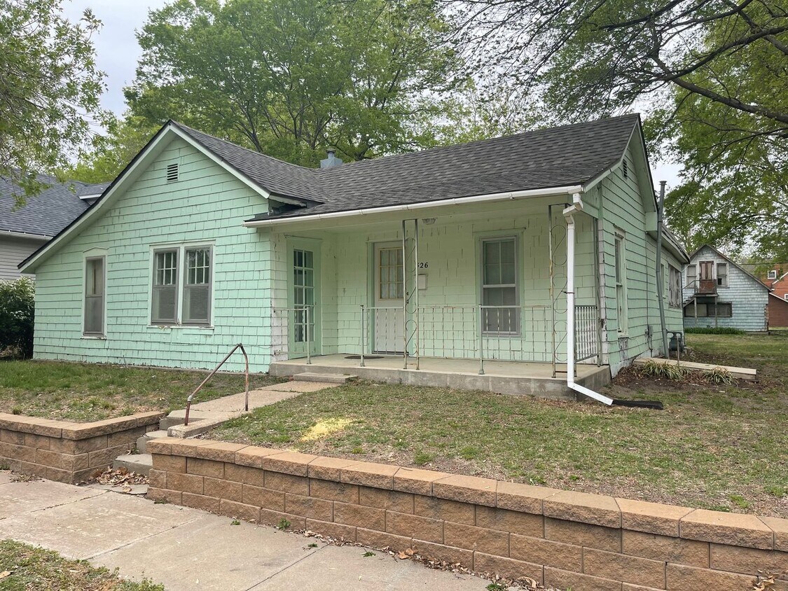 Primary Photo - $795 - 2 bed 1 bath - Single Family Home