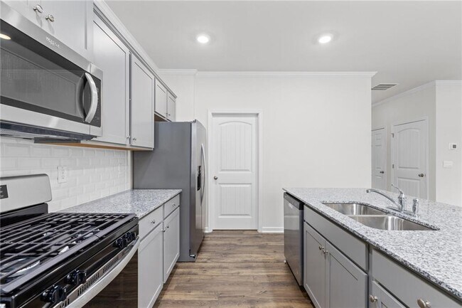 Foto del edificio - 5370 Swan Ln