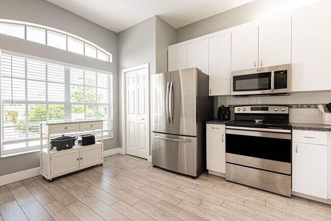 Foto del edificio - 12855 Devonshire Lakes Cir